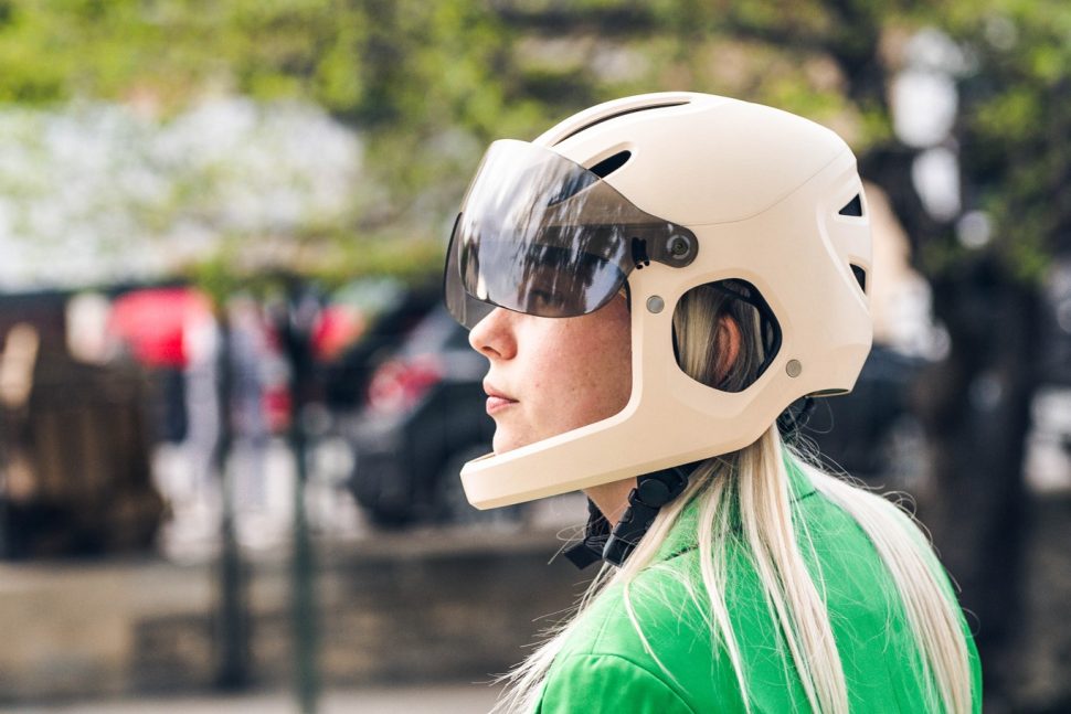 beams motorcycle helmet VIRGO INTEGRAL and the top and sides are reflective to make you even more visible while you ride Full Face Motorcycle Helmet KYT