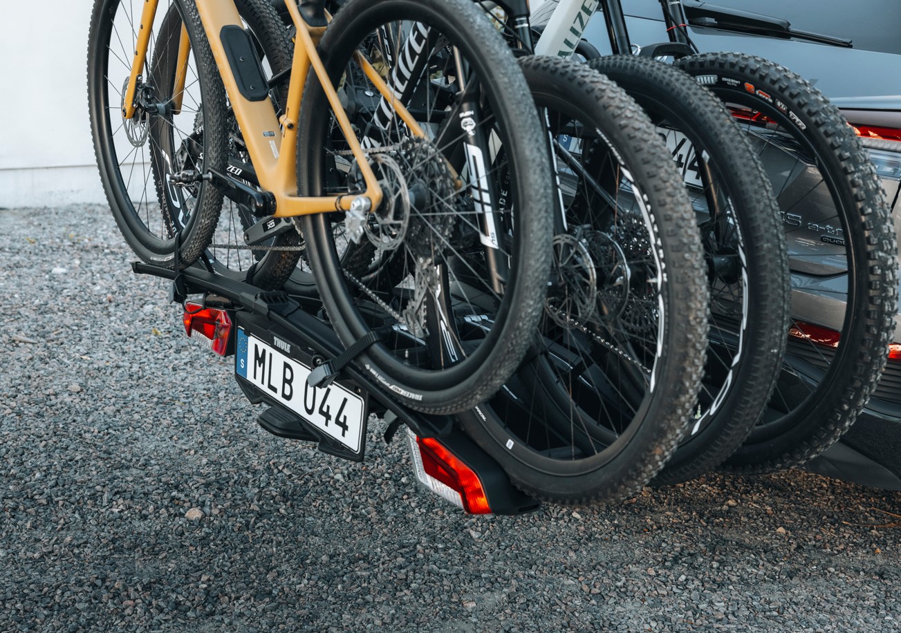 Thule launches EasyFold 3, a multi e-bike ready folding rack | Cycling  Electric