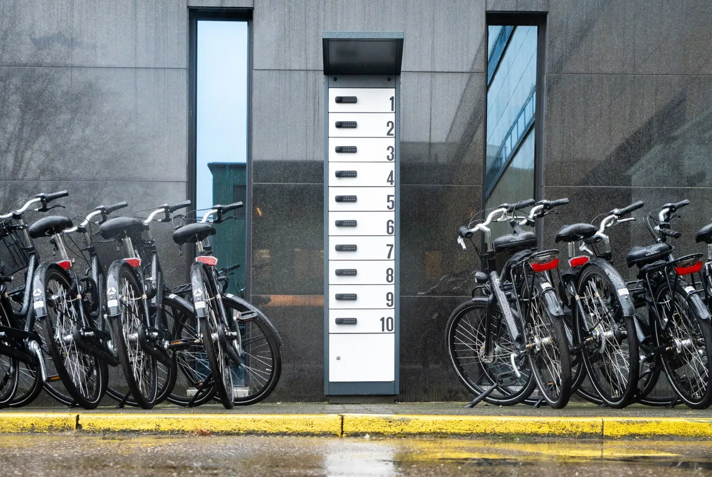 Solutions for charging e-bike batteries at workplaces emerging