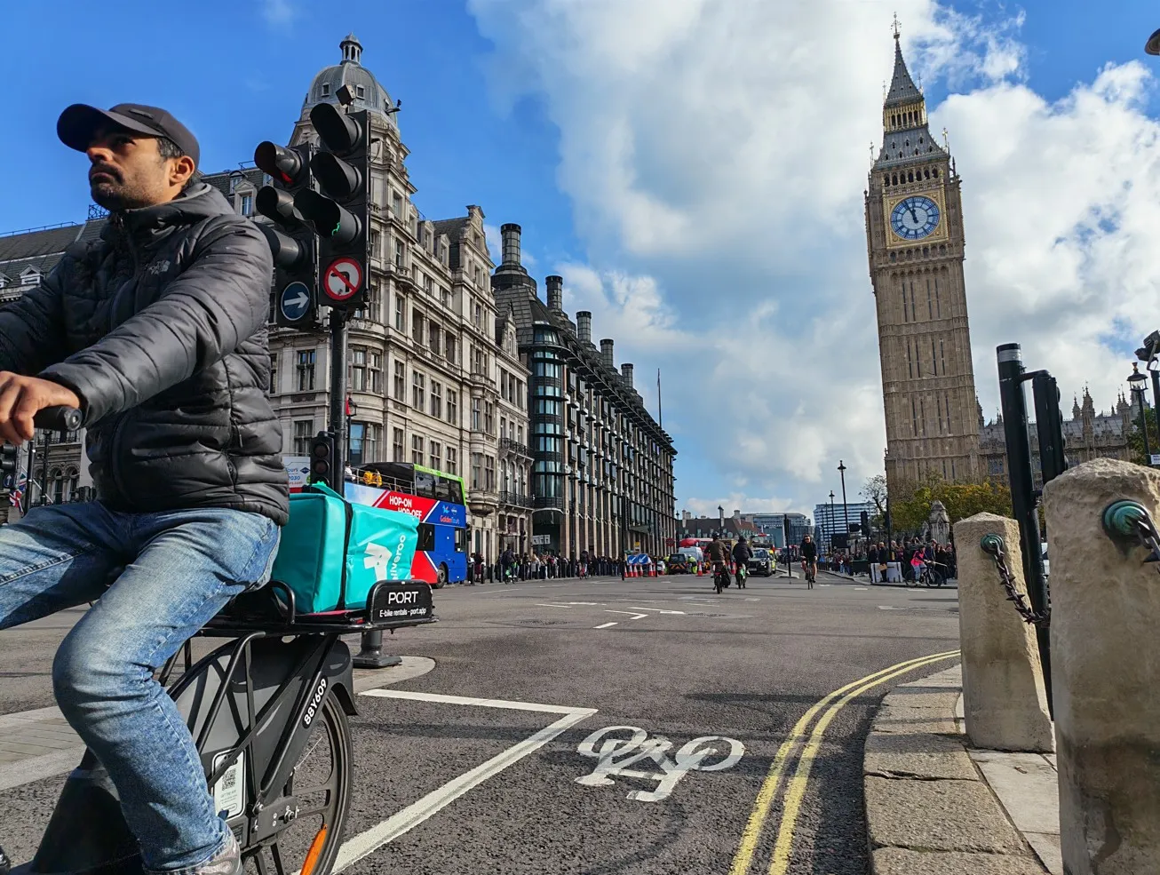 Battery fire danger “emanates from gig business model”, says UCL study professor