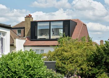 Laila and David’s roof extension, by Zminkowska De Boise Architects (2024)