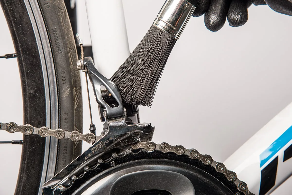 How to clean and lube your derailleurs | Cyclist How to clean and lube your derailleurs | Cyclist
