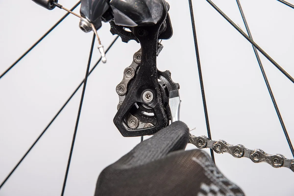 How to clean and lube your derailleurs | Cyclist How to clean and lube your derailleurs | Cyclist