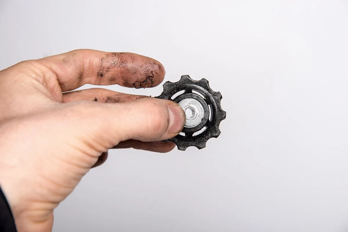what's the best lubricant for bike chains How to choose the Best Dry and Wet Bike Lube : A Complete Guide – OMOBIKES main image 1