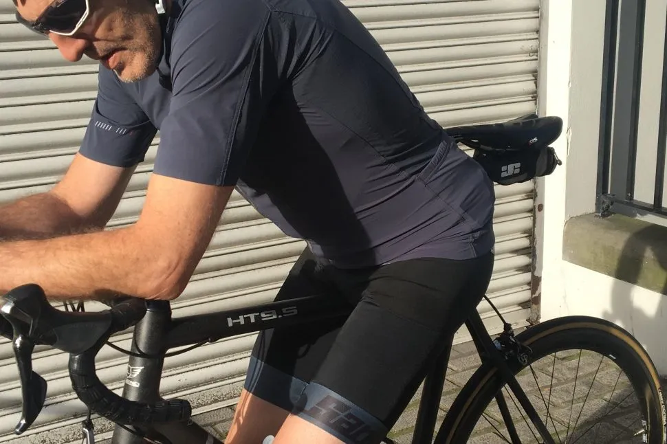 Santini IMPACTブラック ビブタイツ XXL Santini Impact bibshorts review | Cyclist