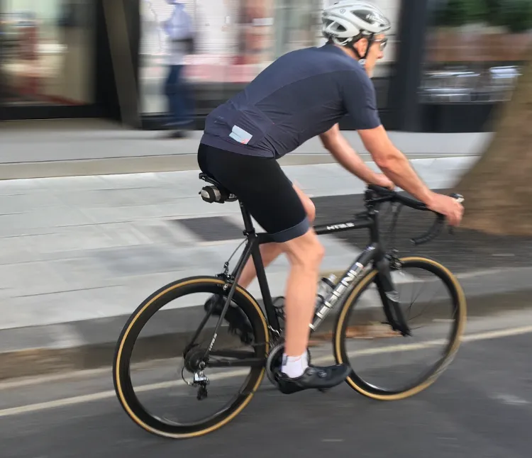 Santini IMPACTブラック ビブタイツ XXL Santini Impact bibshorts review | Cyclist