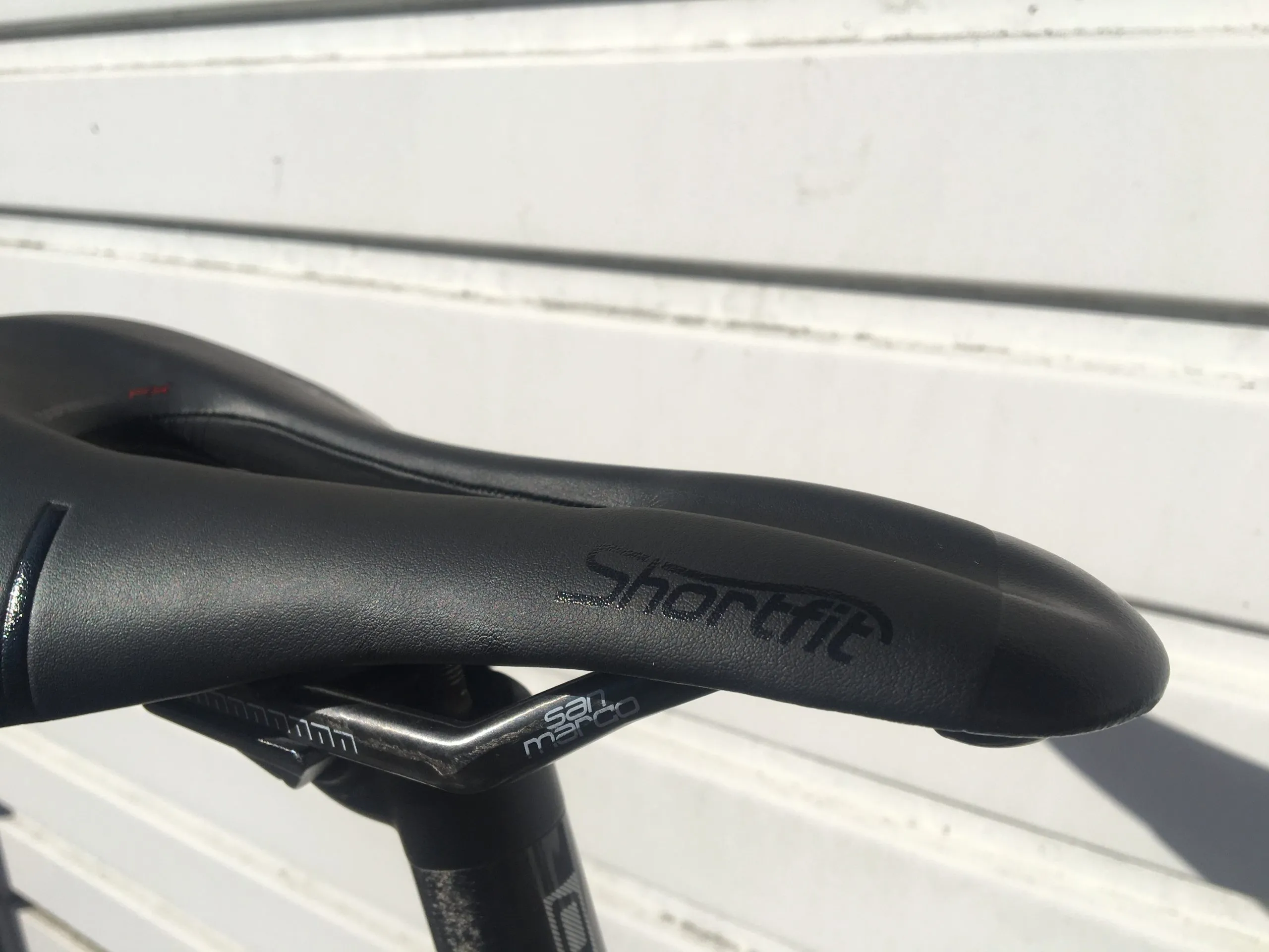Selle San Marco Shortfit Carbon FX – Mixte, Rail Carbone, Trou Central, Route, VTT, Gravel