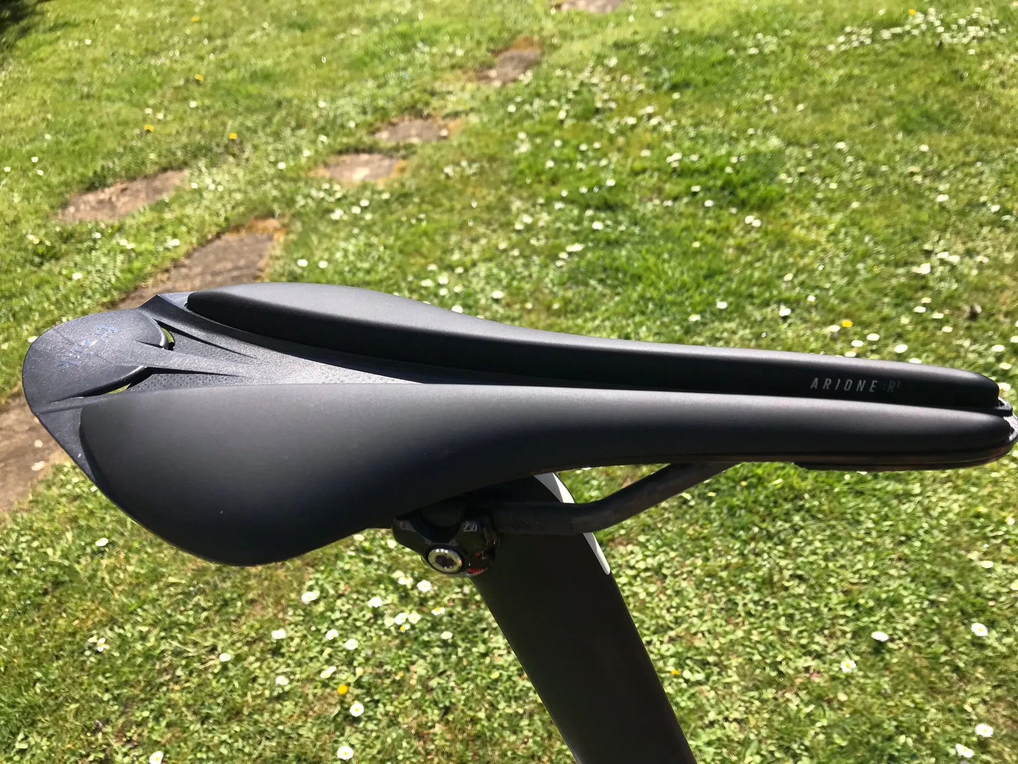 Fizik Arione R1 Versus Evo saddle review | Cyclist