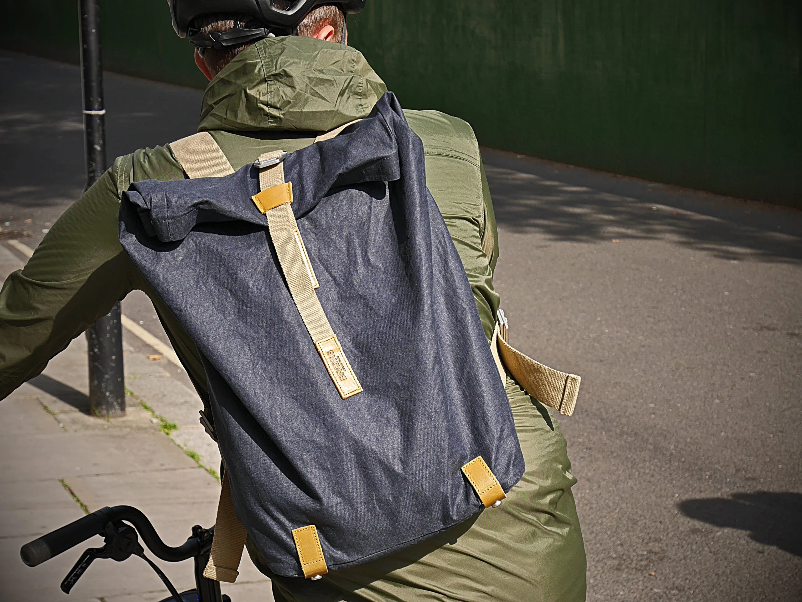 Brooks Pickwick linen bag review | Cyclist