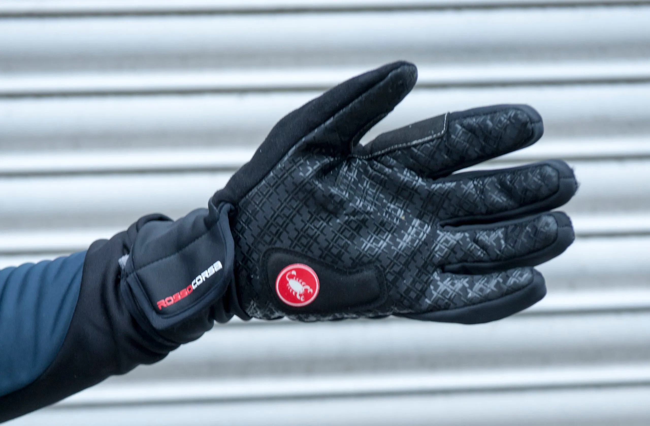 castelli_gloves1_copy-scaled.webp