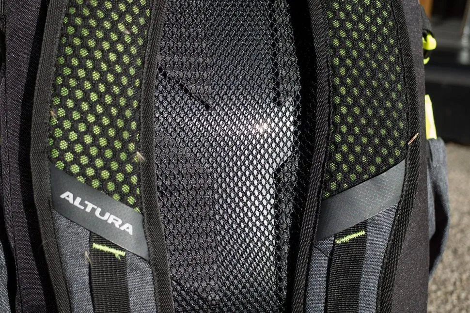 Altura Sector 30 backpack review | Cyclist