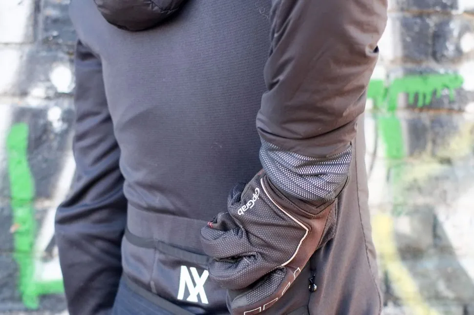 cafe du cycliste ジャケット　／  rapha Café du Cycliste Zélie jacket review | Cyclist