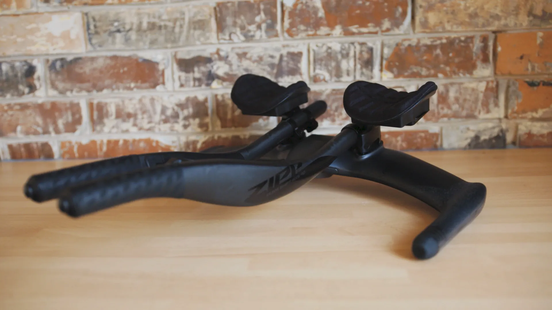 Zipp VukaShift AXS 90: integrated wireless aerobar shifting | Cyclist