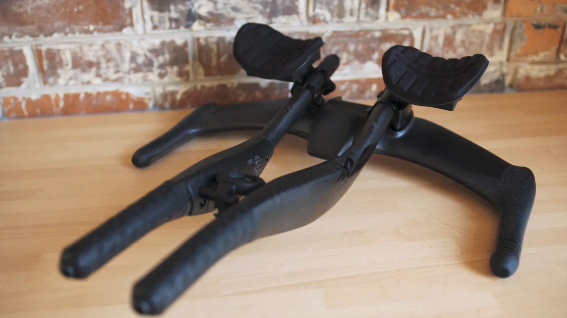 Zipp VukaShift AXS 90: integrated wireless aerobar shifting | Cyclist