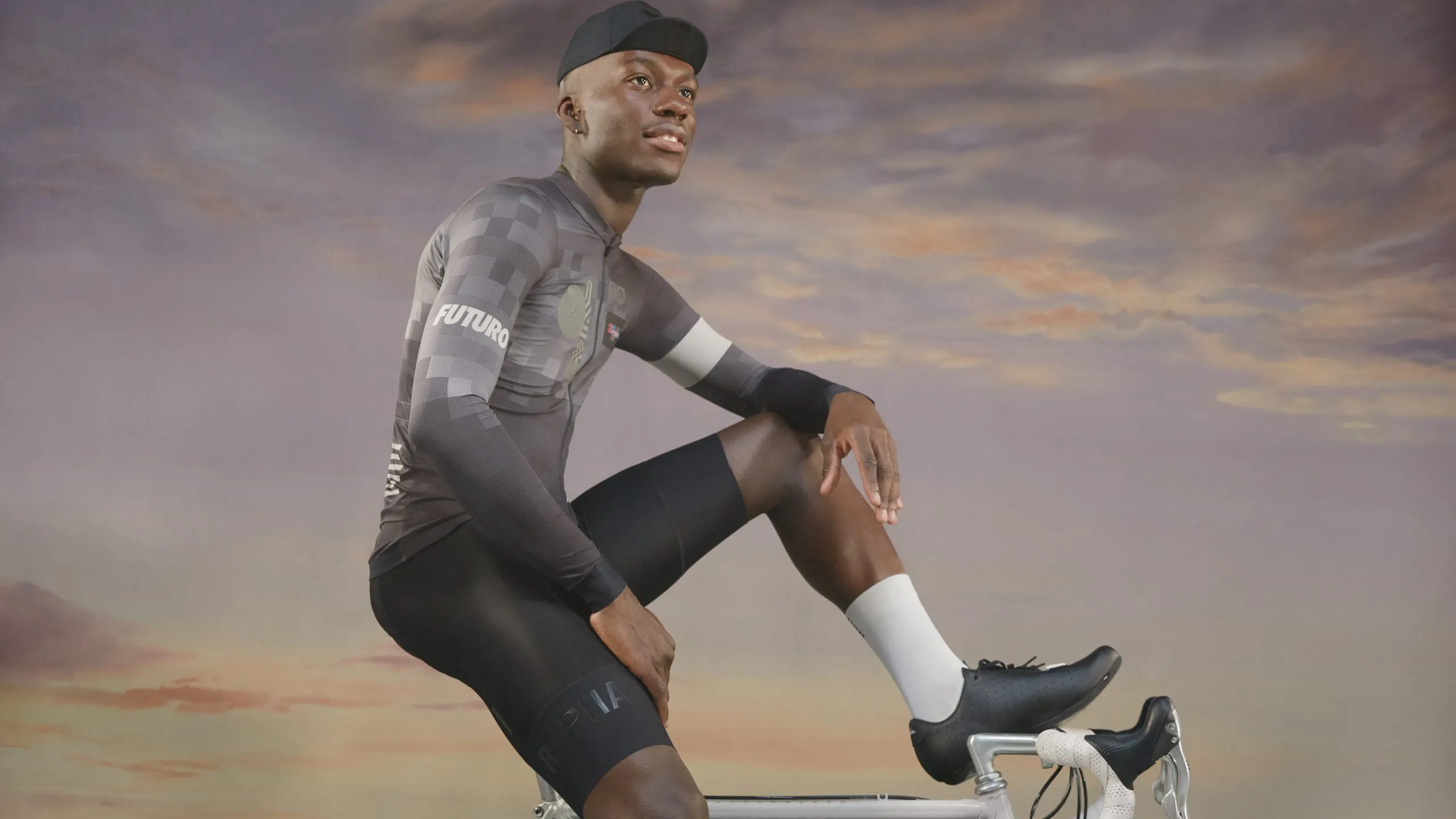 Rapha releases new retro Futuro collection inspired by 1990 Tour