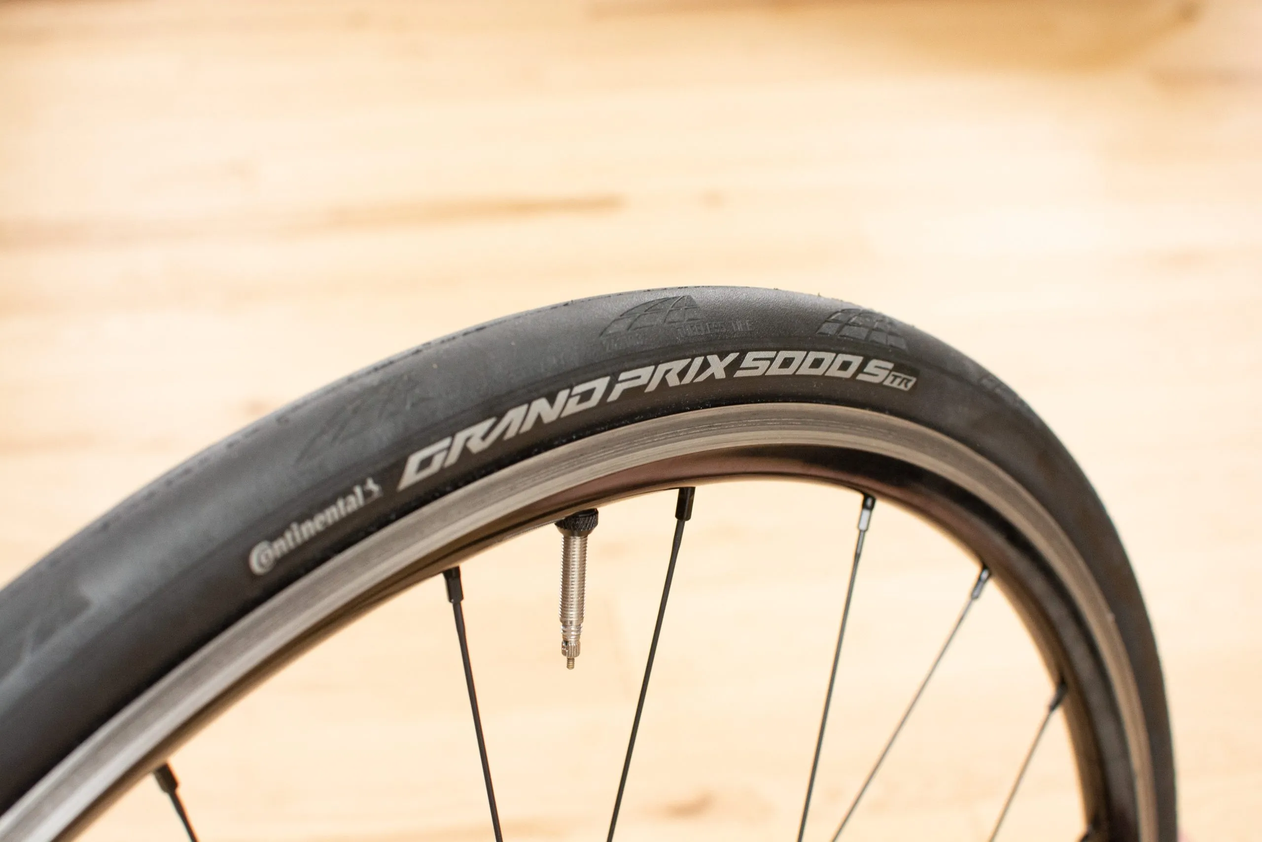 The new Continental GP5000 S TR is hookless-compatible and better