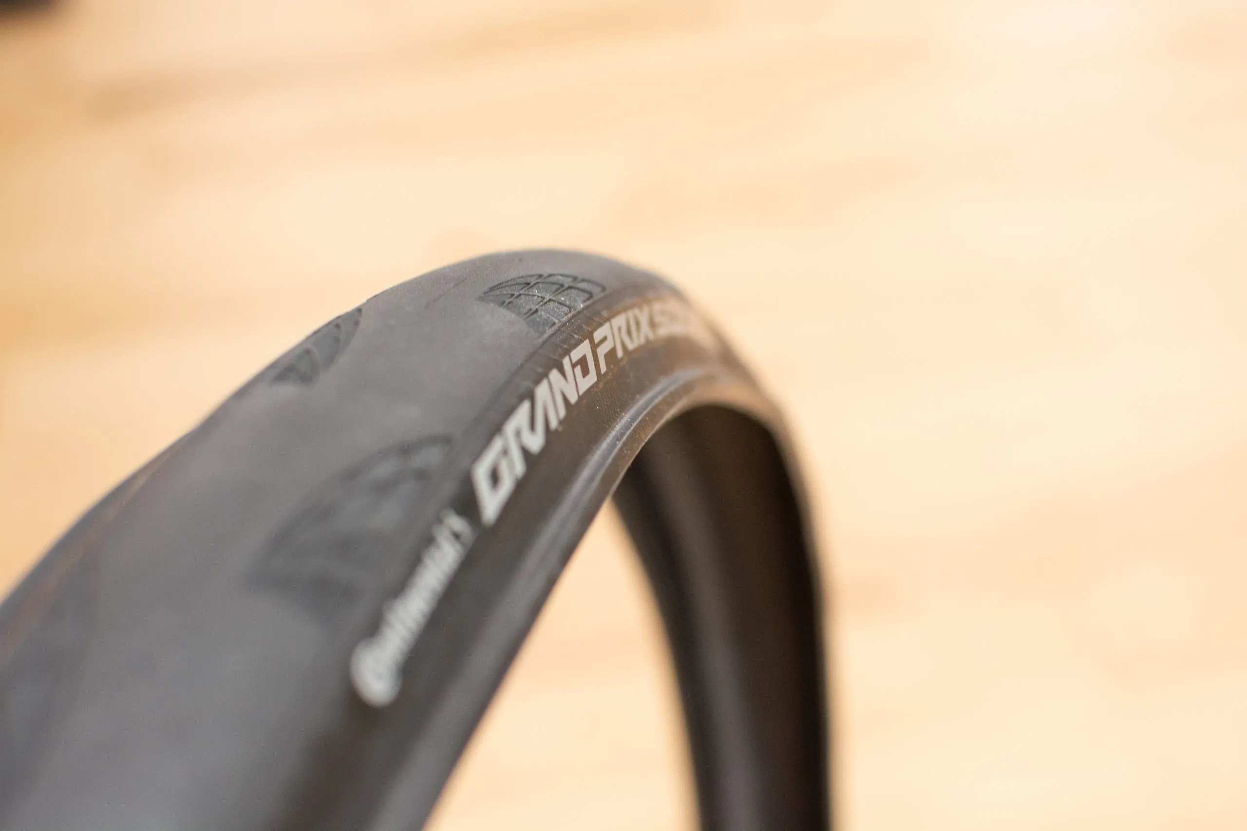The new Continental GP5000 S TR is hookless-compatible and better