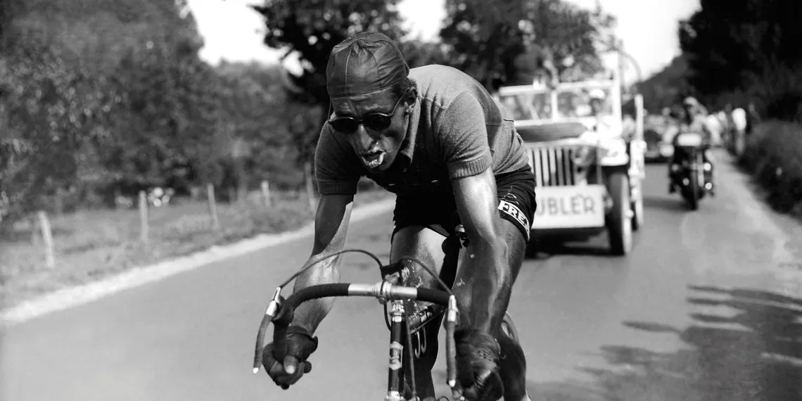 Dernière étape Dijon-Paris du Tour de France en 1950. News Photo