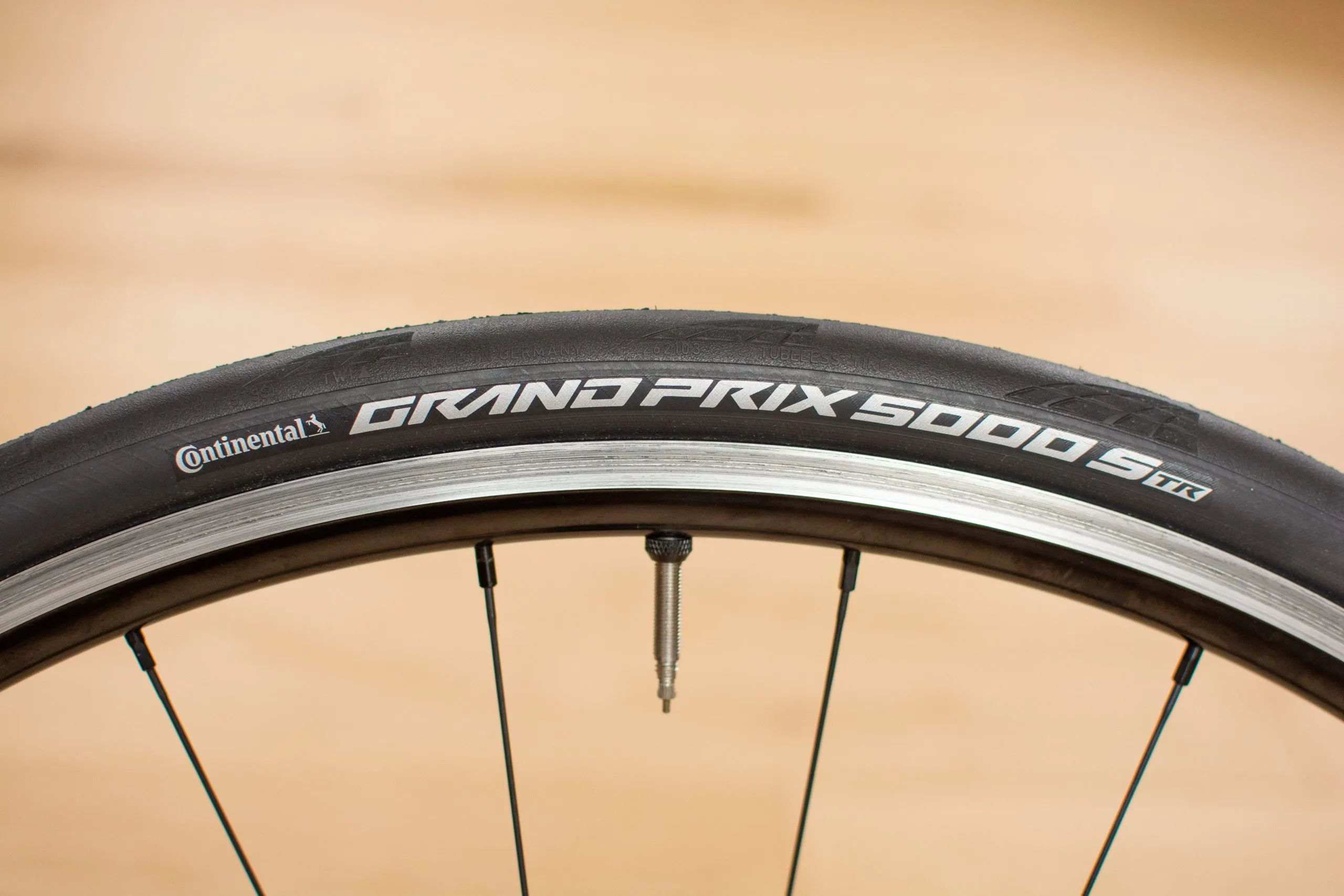 The new Continental GP5000 S TR is hookless-compatible and better