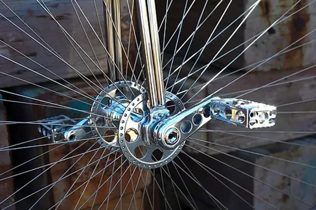 Spilla Steampunk Bronzo Argento Con Penny Farthing E Ruota Dentata - Captain Cumberpatch