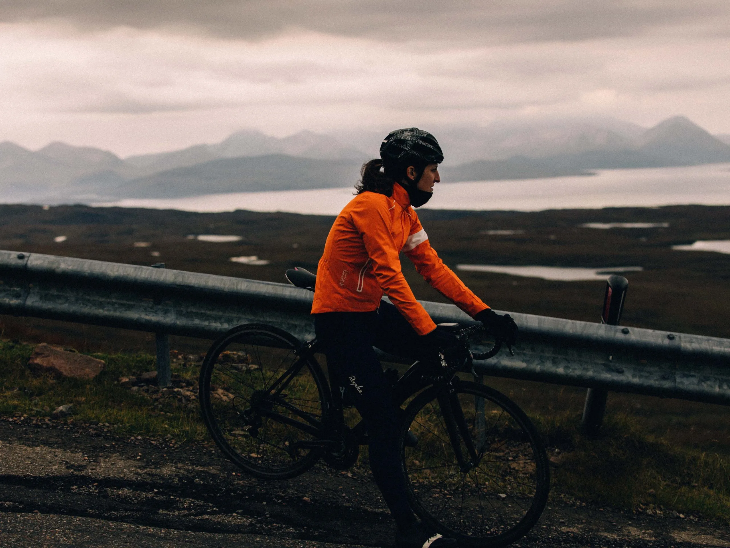 ウェア Women's Classic Gore-tex Winter Jacket Rapha Women's Classic Winter Gore-Tex Jacket review | Cyclist