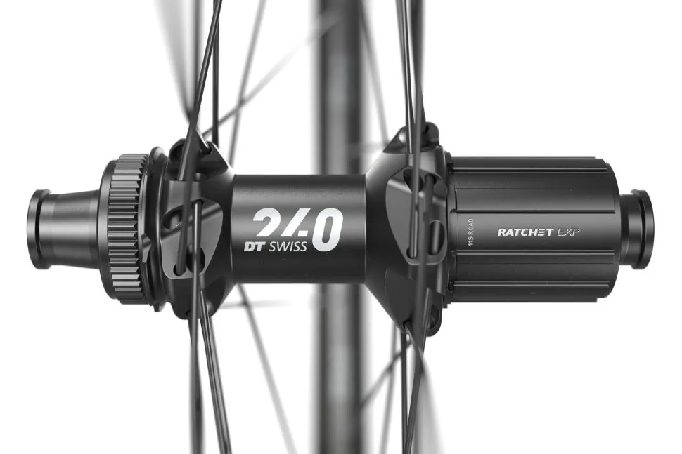 DT Swiss updates CRC 1400 Spline CX wheelset with return to hooked