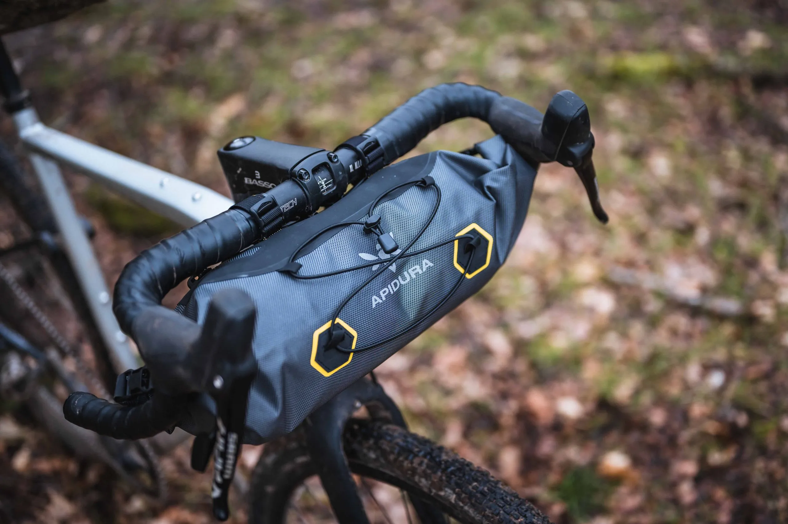 Apidura Expedition Handlebar Pack review | Cyclist