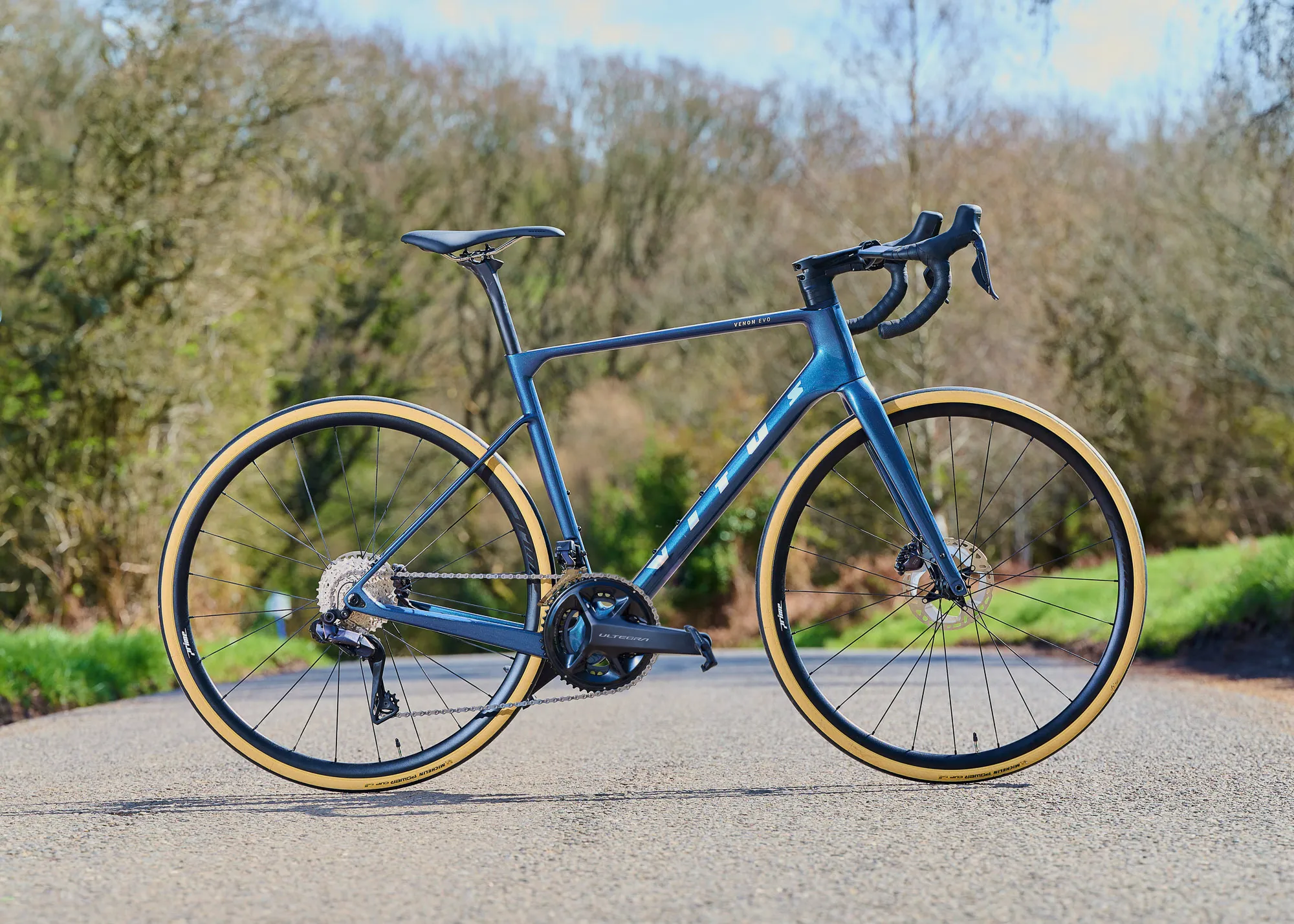 【カーボンロードバイク】Vitus VENON Vitus Venon EVO-GR Rival AXS Gravel Bike – Vitus Bikes