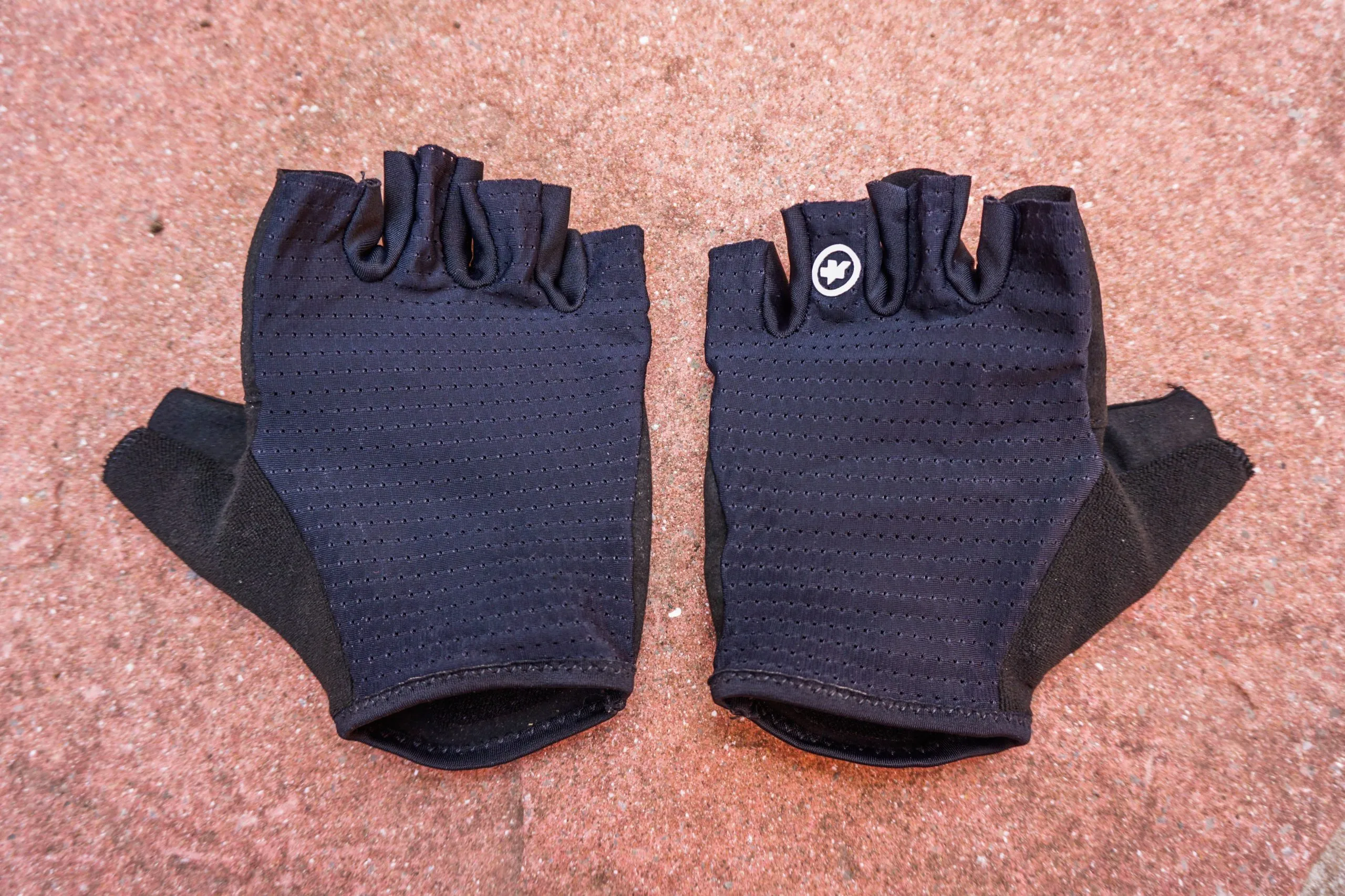 Assos GT gloves C2 review | Cyclist