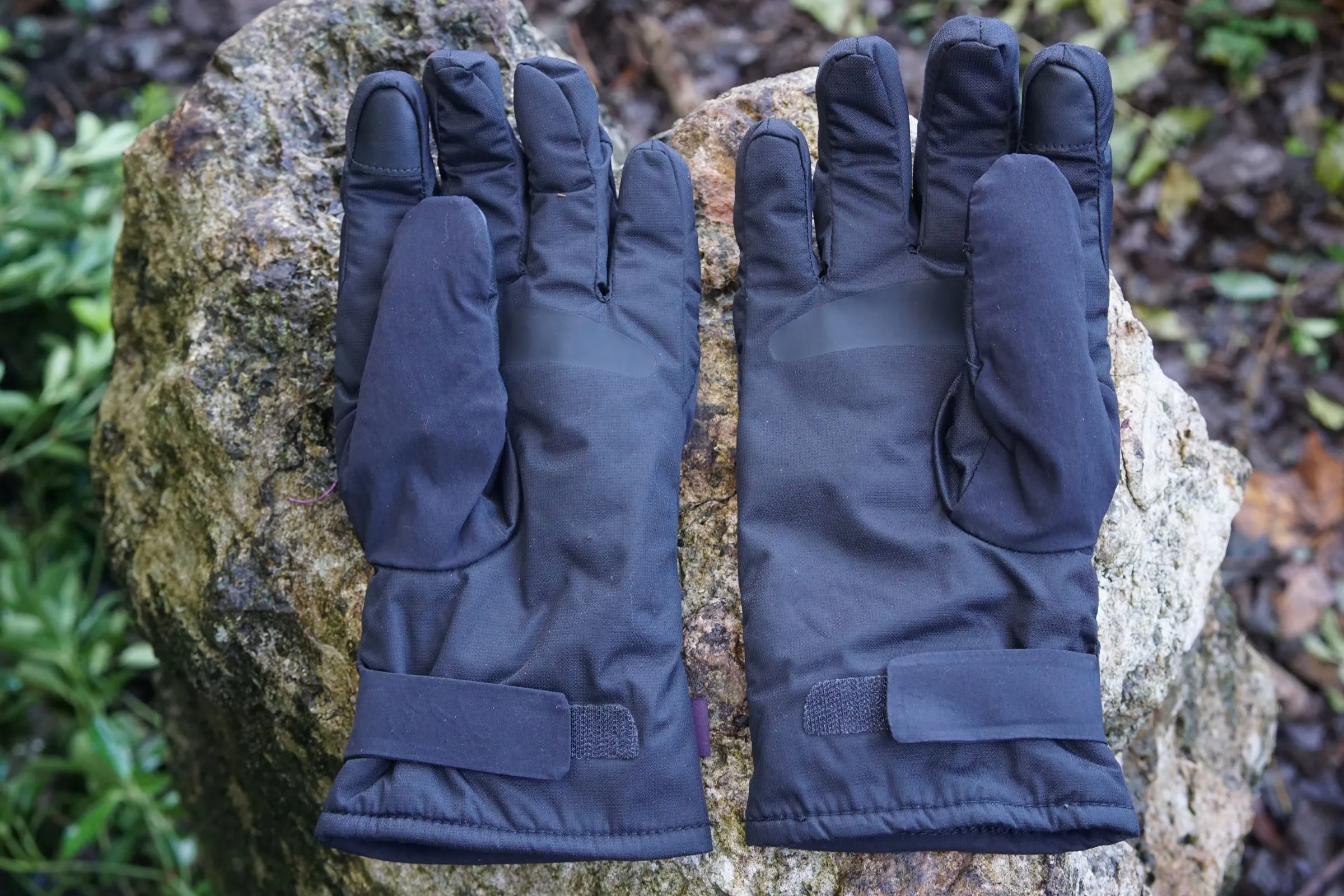 Pas Normal Studios Logo Deep Winter Gloves review | Cyclist