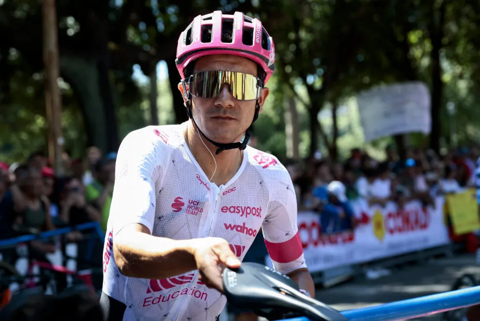 EF Education - EasyPost's Ecuadorian rider Richard Carapaz arrives ahead of the 21st stage of the 108th Giro d'Italia cycling race of 143kms from Rome to Rome on June 1, 2025. (Photo by Luca Bettini / AFP) (Photo by LUCA BETTINI/AFP via Getty Images)