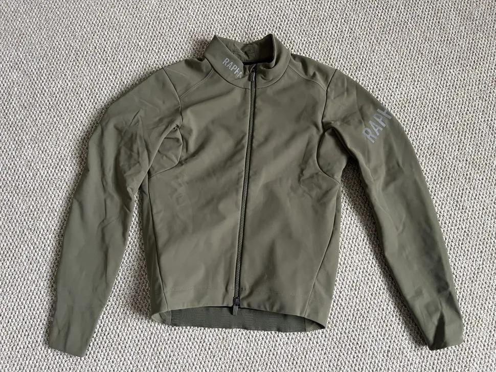 ウェア Rapha RCC LIGHTWEIGHT SHADOW JACKET Rapha Pro Team Lightweight Shadow Jacket - Cycling News | Bike