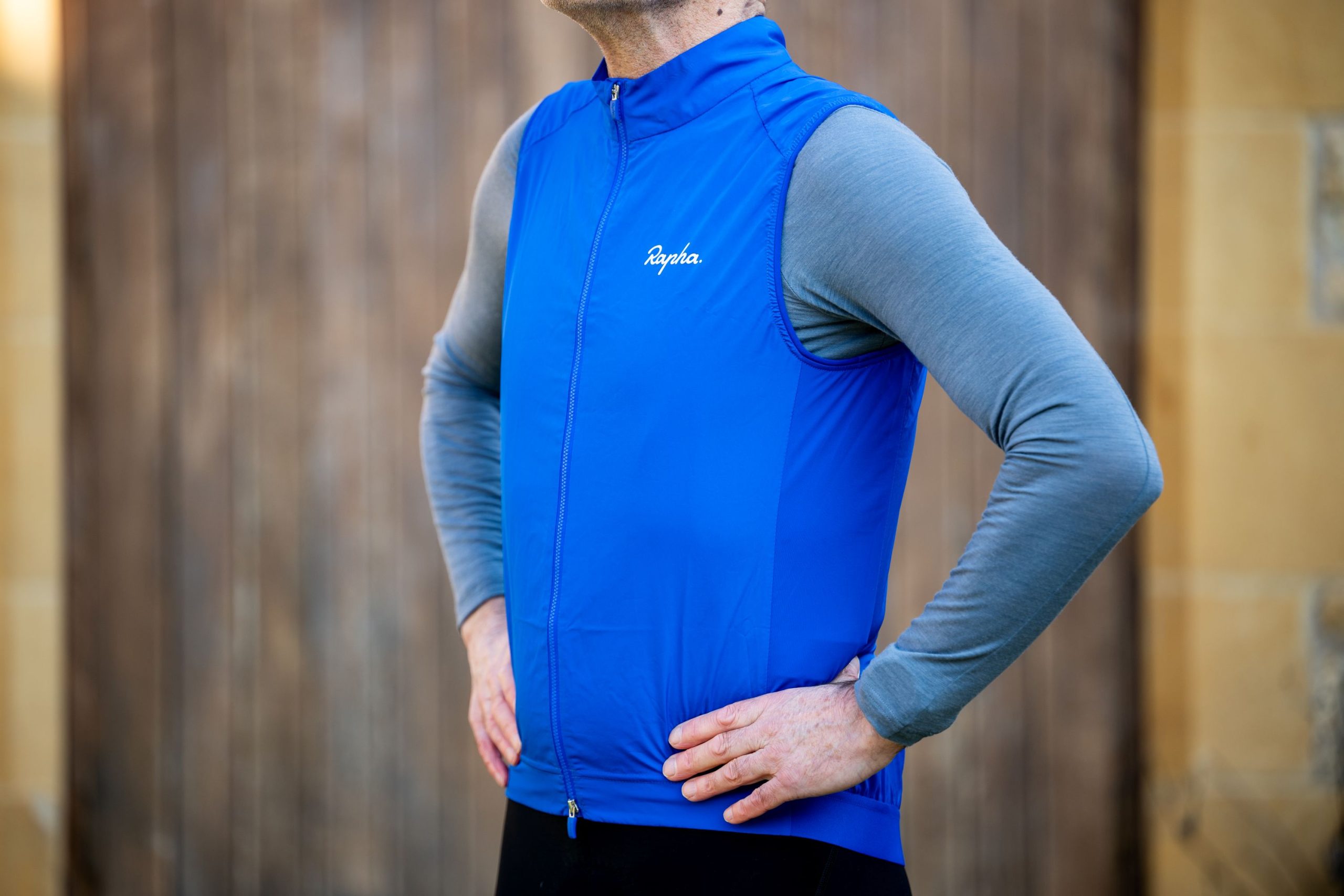 Rapha MEN'S CORE GILET Lサイズ　ブルー Rapha Men's Core Gilet | Cycling Jackets | ERIK'S – ERIK'S Bike