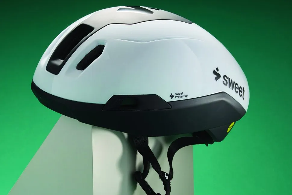 helmet-supplement-1-sweet-protection-970x647