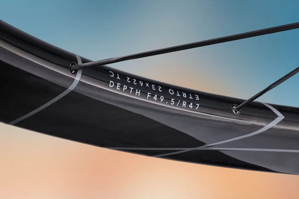 Hunt launches lighter 4AM Limitless Ti_UD wheelset with carbon spokes and 1,156g claimed weight