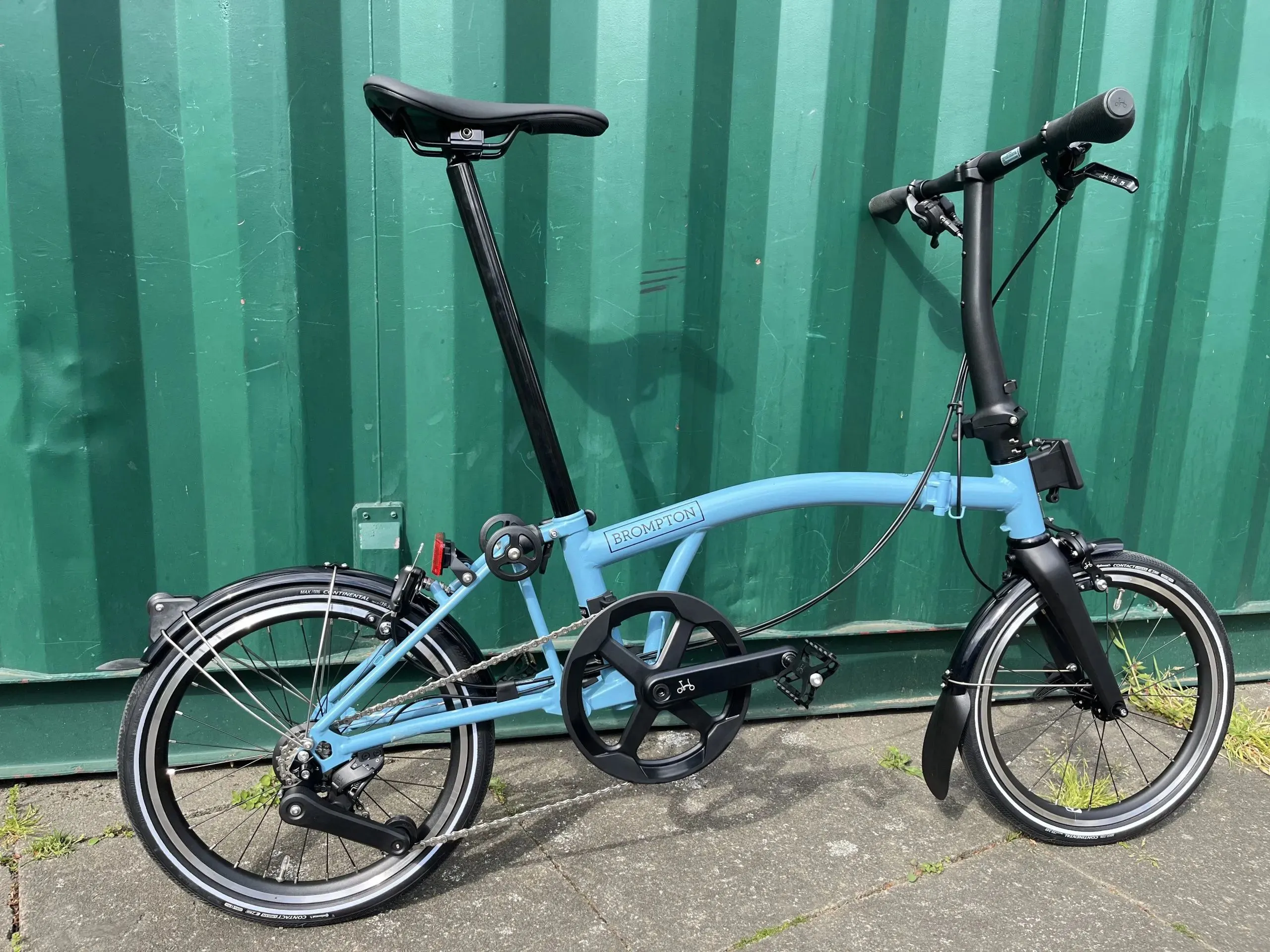 In the Drops: The new Brompton P Line MK 2, Portal’s hardy pocket-laden gravel kit, Vacmaster’s indoor training fan, PNS fruity jersey, and a real football team