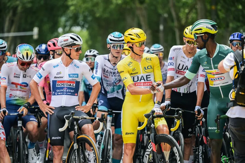 12/07/2024 - Tour de France 2024 - Étape 13 - Agen / Pau (165,3 km) - EVENEPOEL Remco (SOUDAL QUICK-STEP), POGACAR Tadej (UAE TEAM EMIRATES), GIRMAY Biniam (INTERMARCHÉ - WANTY)