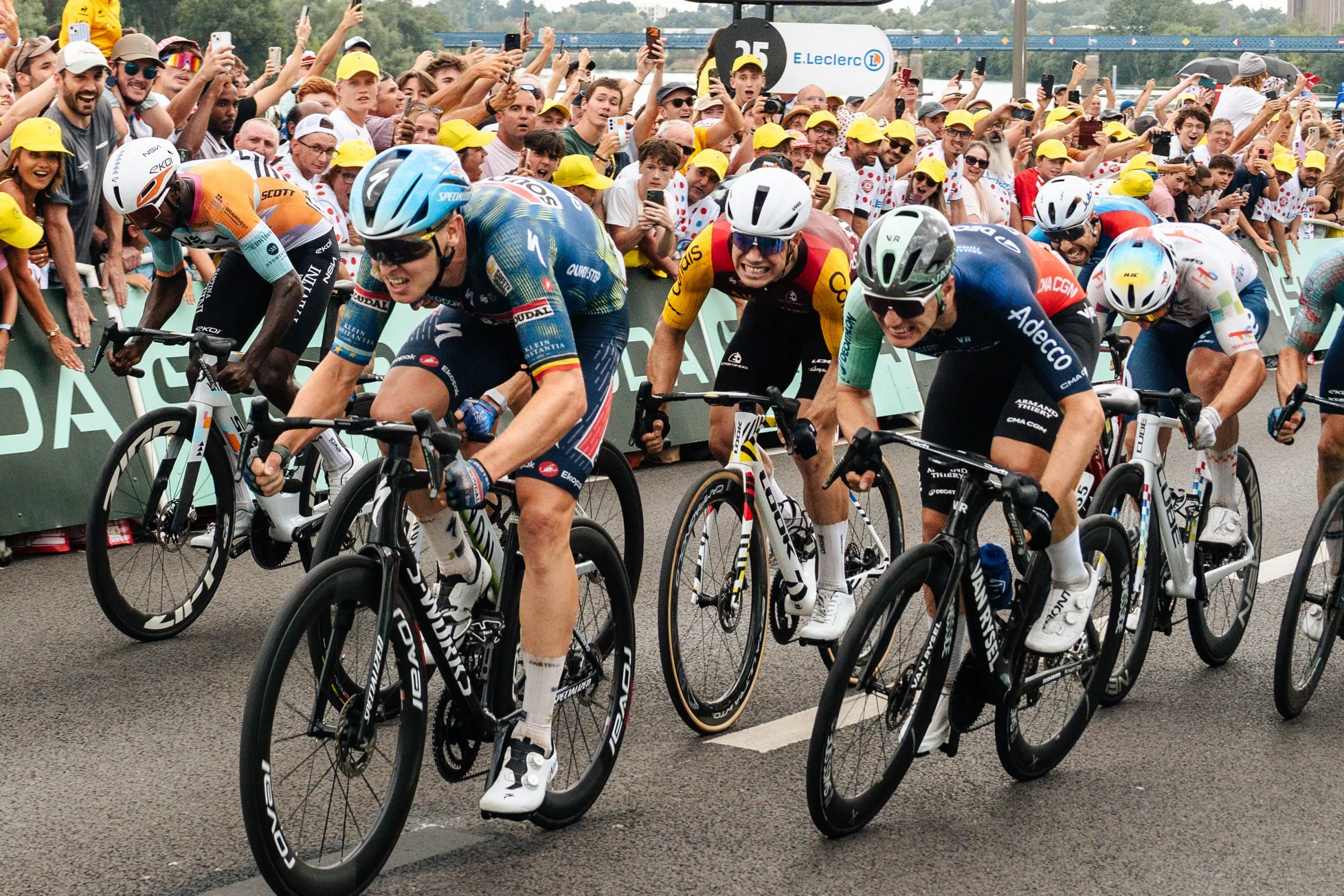 Who can still win the green jersey at the 2026 Tour de France?