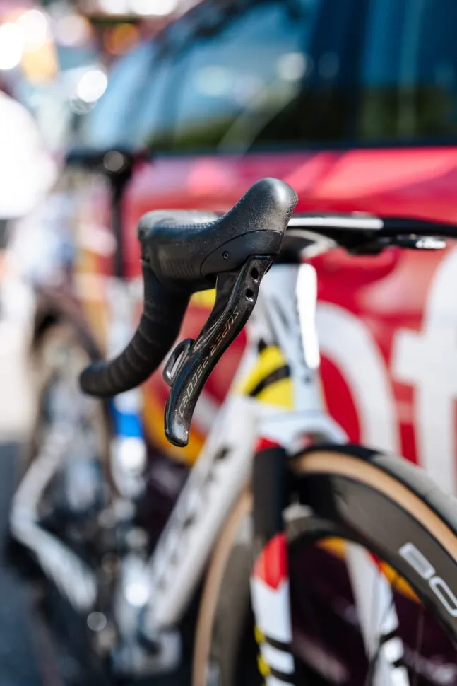 Tour-de-France-Stage-17-Cyclist-Bikes-22-juillet-2026-7-647x970